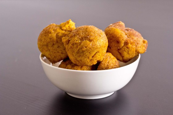 Pumpkin-Doughnut-Muffins (2 of 2)